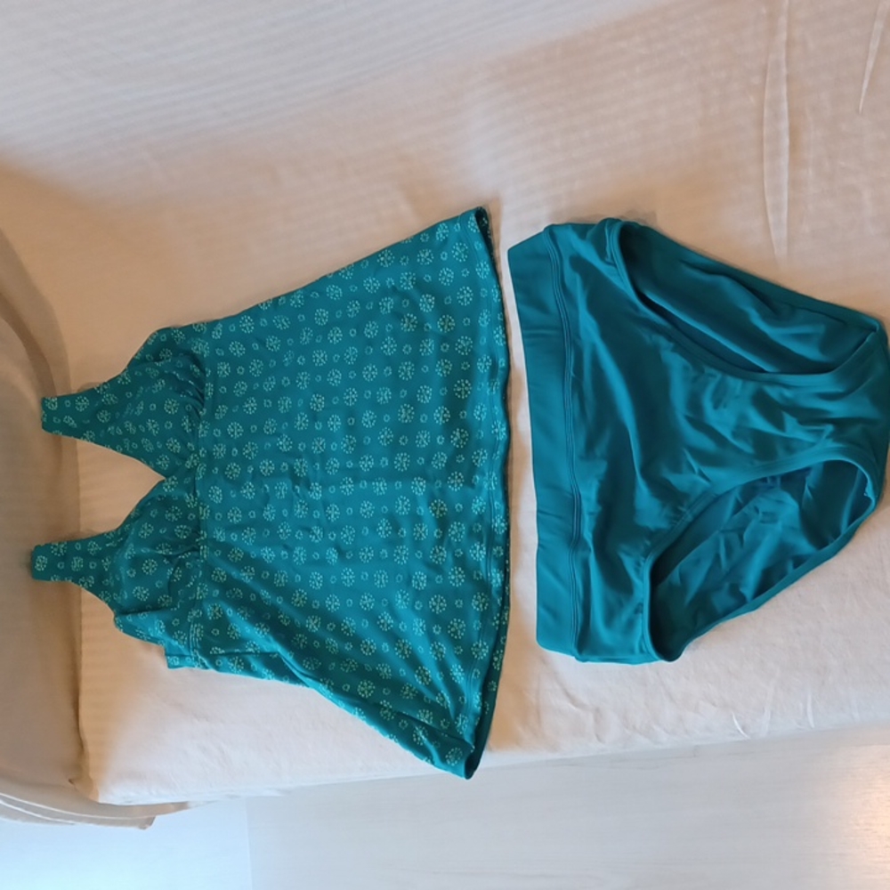 Blue/teal abstract pattern tankini
